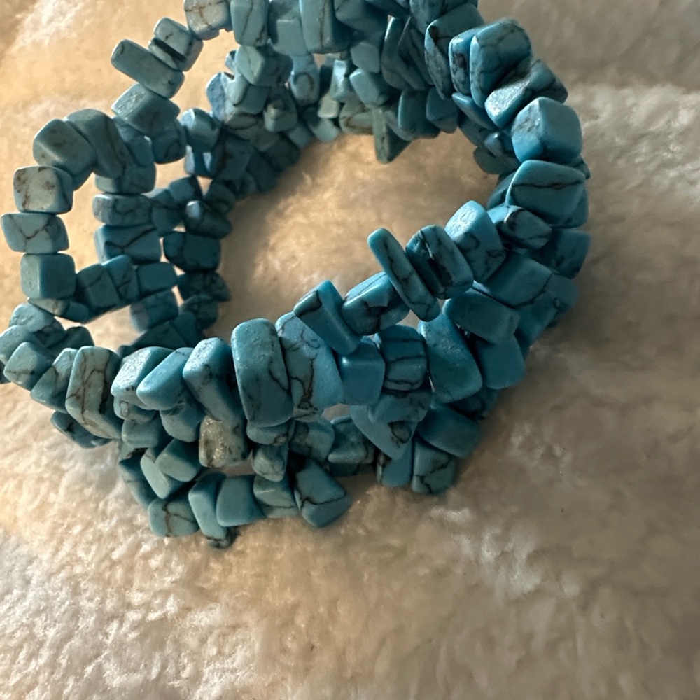 Avon vintage Turquoise Stone Stretch Bracelet - Picture 13 of 16
